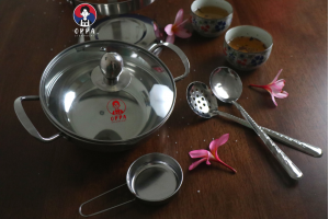 Stainless Steel Pot (18cm)  Free 1  Burner